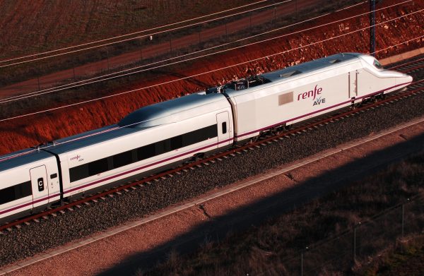 Renfe comienza este jueves a prestar ‘wifi’ a bordo de los trenes del AVE a Málaga